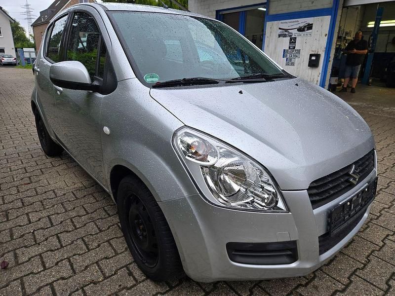 Gebraucht Suzuki Splash Club 65 PS (47 kW) 2009 Silber Kleinwagen