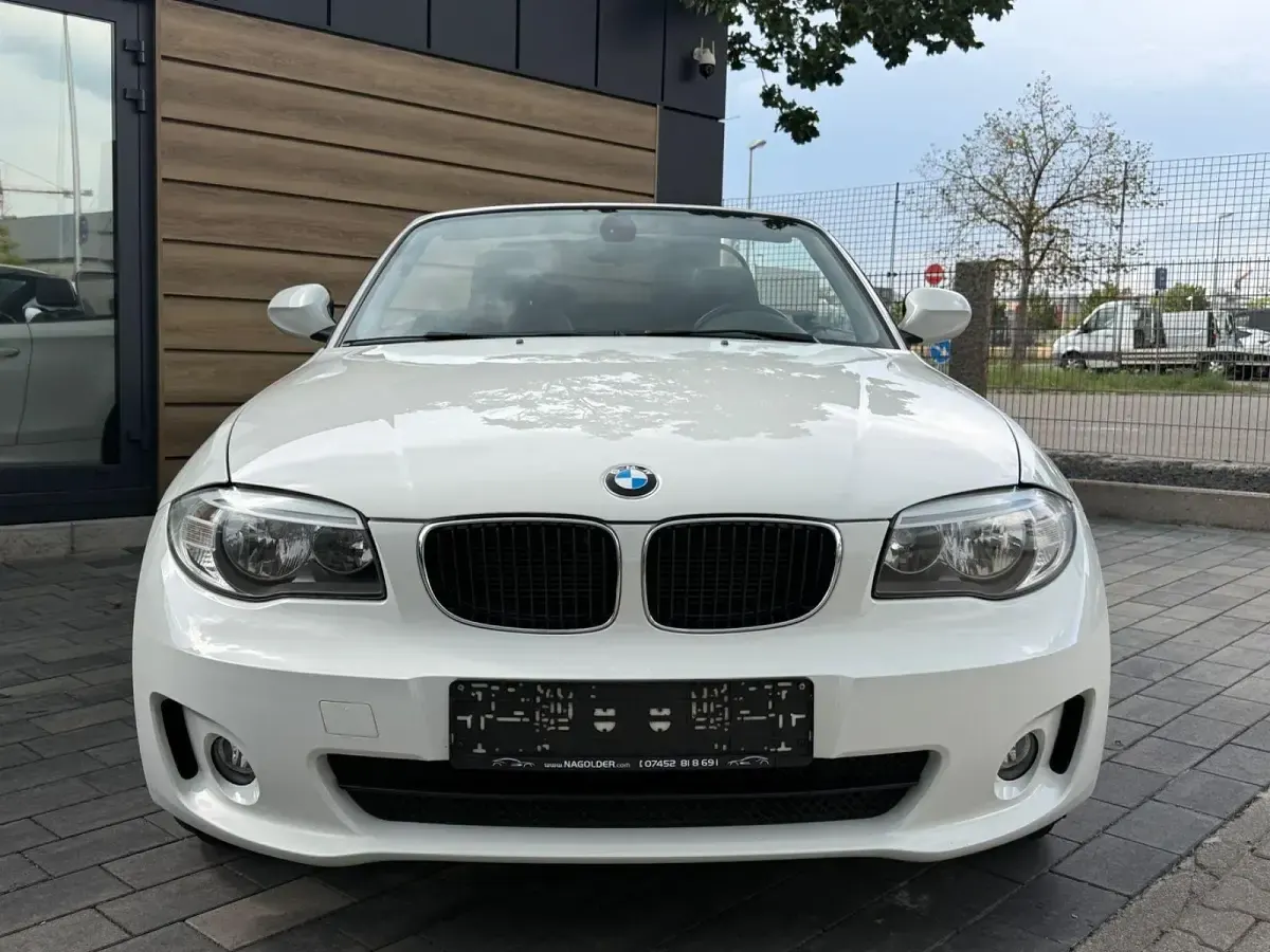 Gebraucht BMW 118 Cabriolet Sport Line 143 PS (105 kW) 2013 Weiß Cabrio