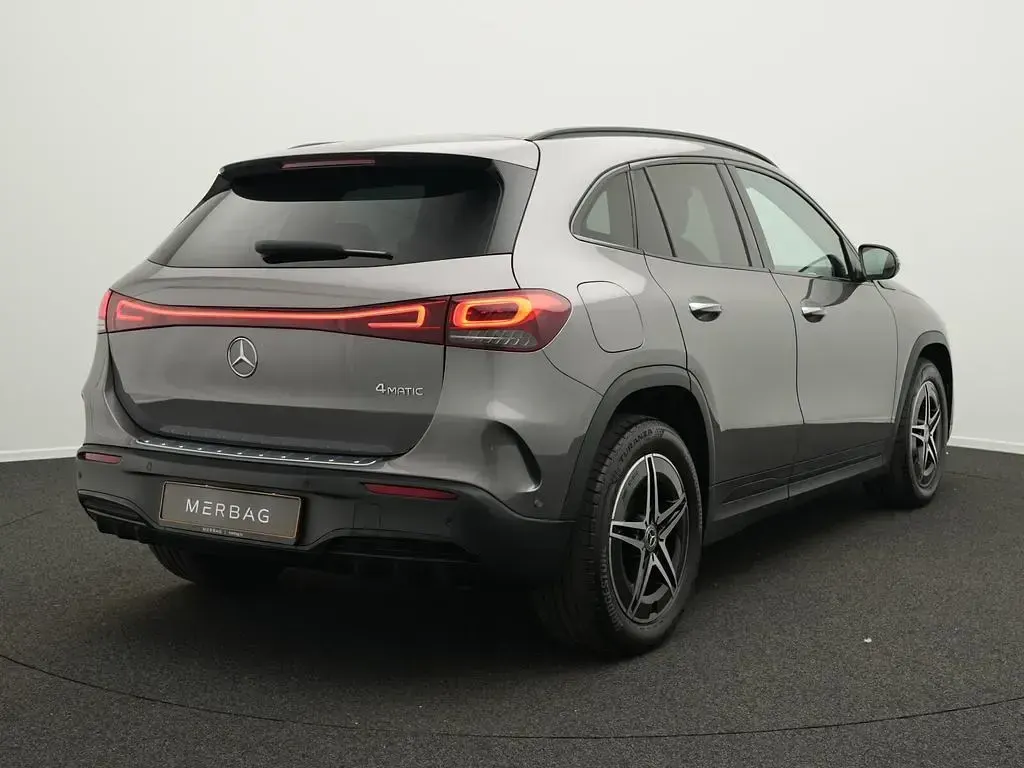 Gebraucht Mercedes EQA300 AMG line 167 kW (228 PS) 2022 Grau SUV