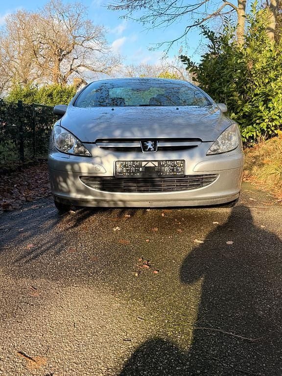 Silber Gebraucht 2004 Peugeot 307 CC Cabrio | 1.690 € (Guter Preis) - Bild 1/4