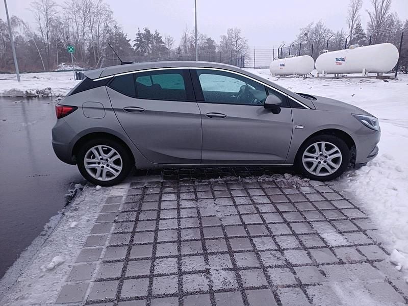 Gebraucht Opel Astra Edition 110 PS (80 kW) 2016 Grau Limousine