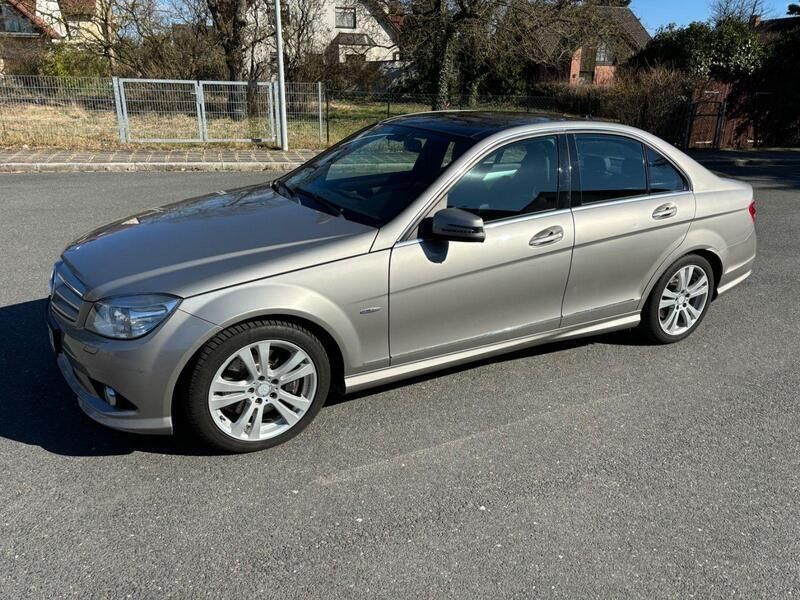 Grau Gebraucht 2008 Mercedes C350 Avantgarde Limousine | 10.500 € (Fairer Preis) - Bild 1/4