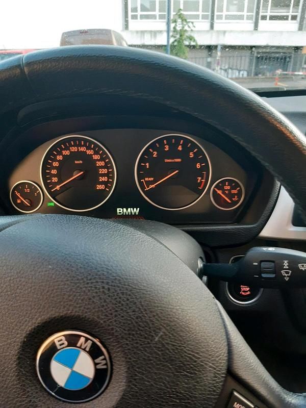 Gebraucht BMW 316 136 PS (100 kW) 2015 Schwarz Limousine