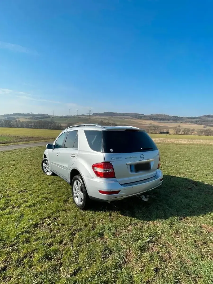 Gebraucht Mercedes ML350 272 PS (200 kW) 2009 Silber SUV