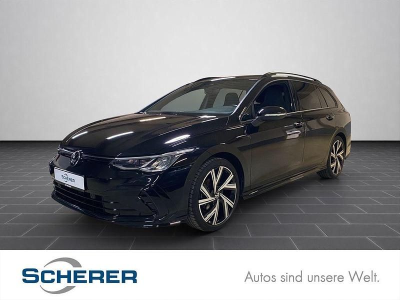 Deep black perleffekt (metallic) Gebraucht 2022 VW Golf VIII R-line Kombi | 23.300 € (Fairer Preis) - Bild 1/4