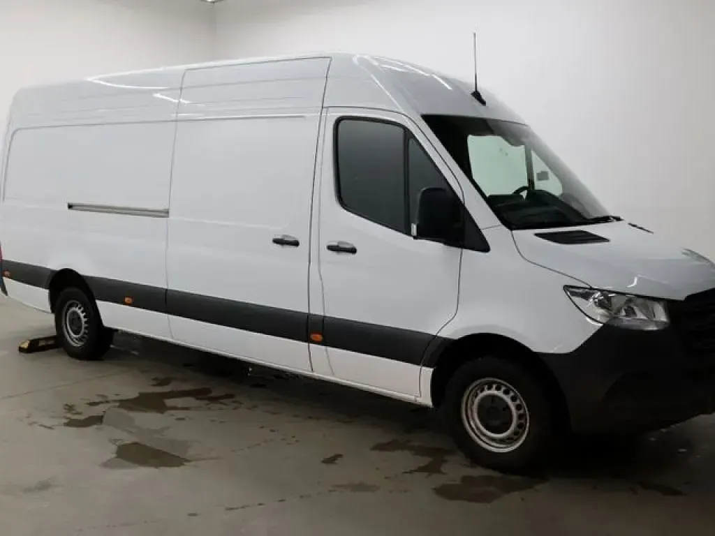 Gebraucht Mercedes Sprinter 170 PS (125 kW) 2025 Arktikweiss Van