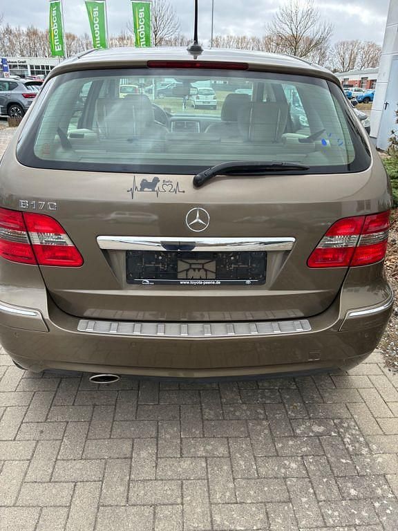 Gebraucht Mercedes B170 116 PS (85 kW) 2009 Braun Van / Kleinbus