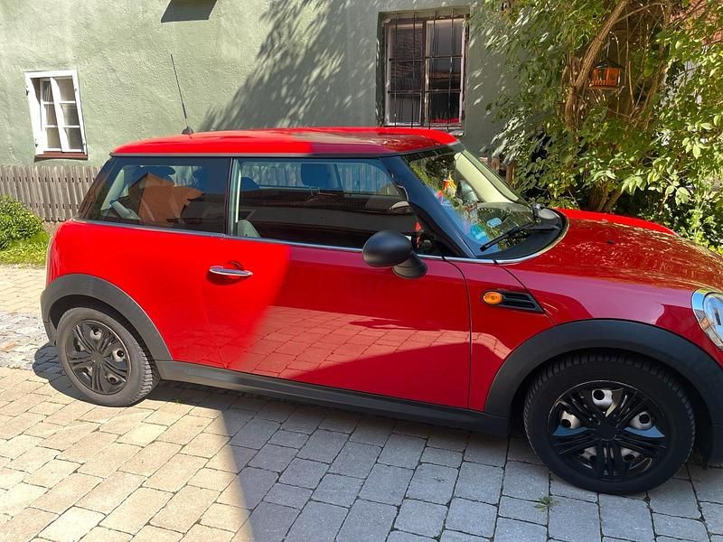 Second-hand Mini ONE 98 CP (72 kW) 2011 Roșu Hatchback