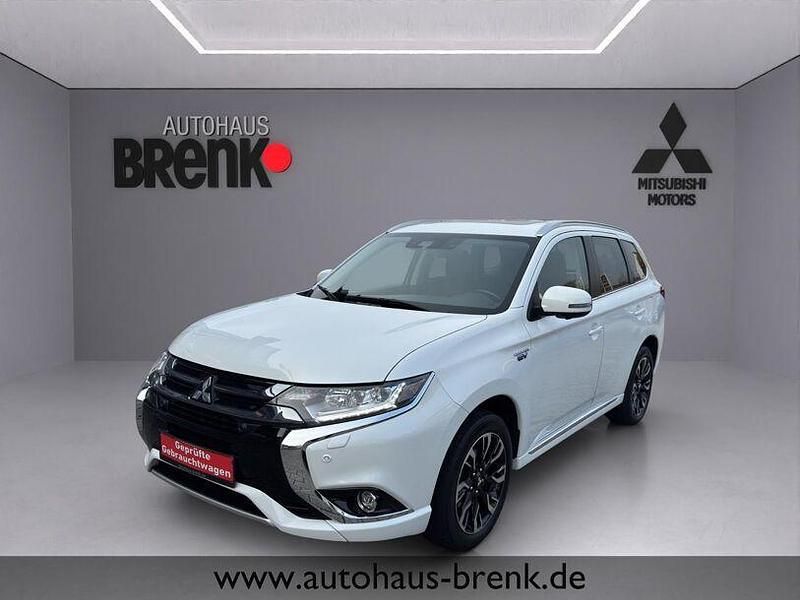 Perlmuttweiss (p) Gebraucht 2017 Mitsubishi Outlander P-HEV Top SUV | 19.890 € (Fairer Preis) - Bild 1/4