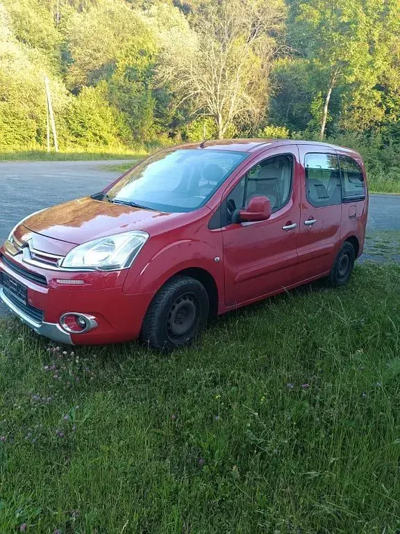 Gebraucht Citroën Berlingo 92 PS (67 kW) 2014 Rot Van / Kleinbus