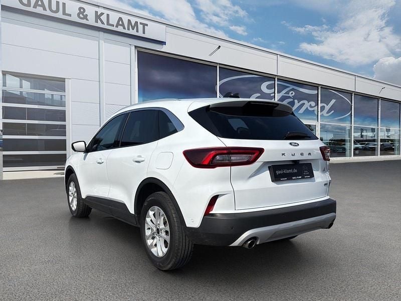 Gebraucht Ford Kuga Titanium 179 PS (131 kW) 2024 Frostweiß SUV