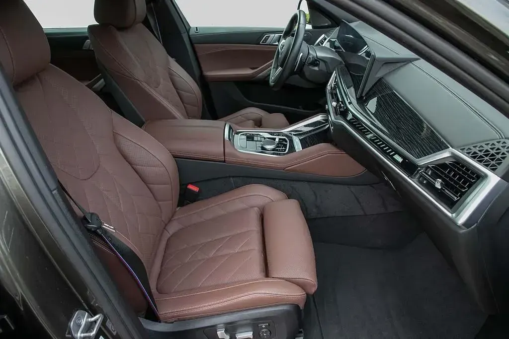 Gebraucht BMW X6 M Sport 530 PS (389 kW) 2024 Grau SUV