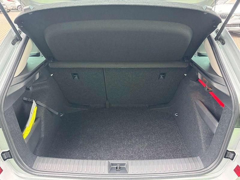 Neu Skoda Kamiq Selection 116 PS (85 kW) 2025 Silber SUV