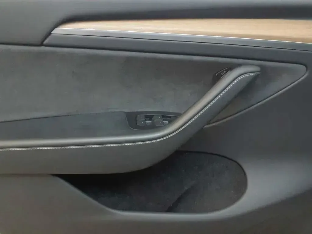 Gebraucht Tesla Model Y 378 kW (514 PS) 2023 Weiß SUV