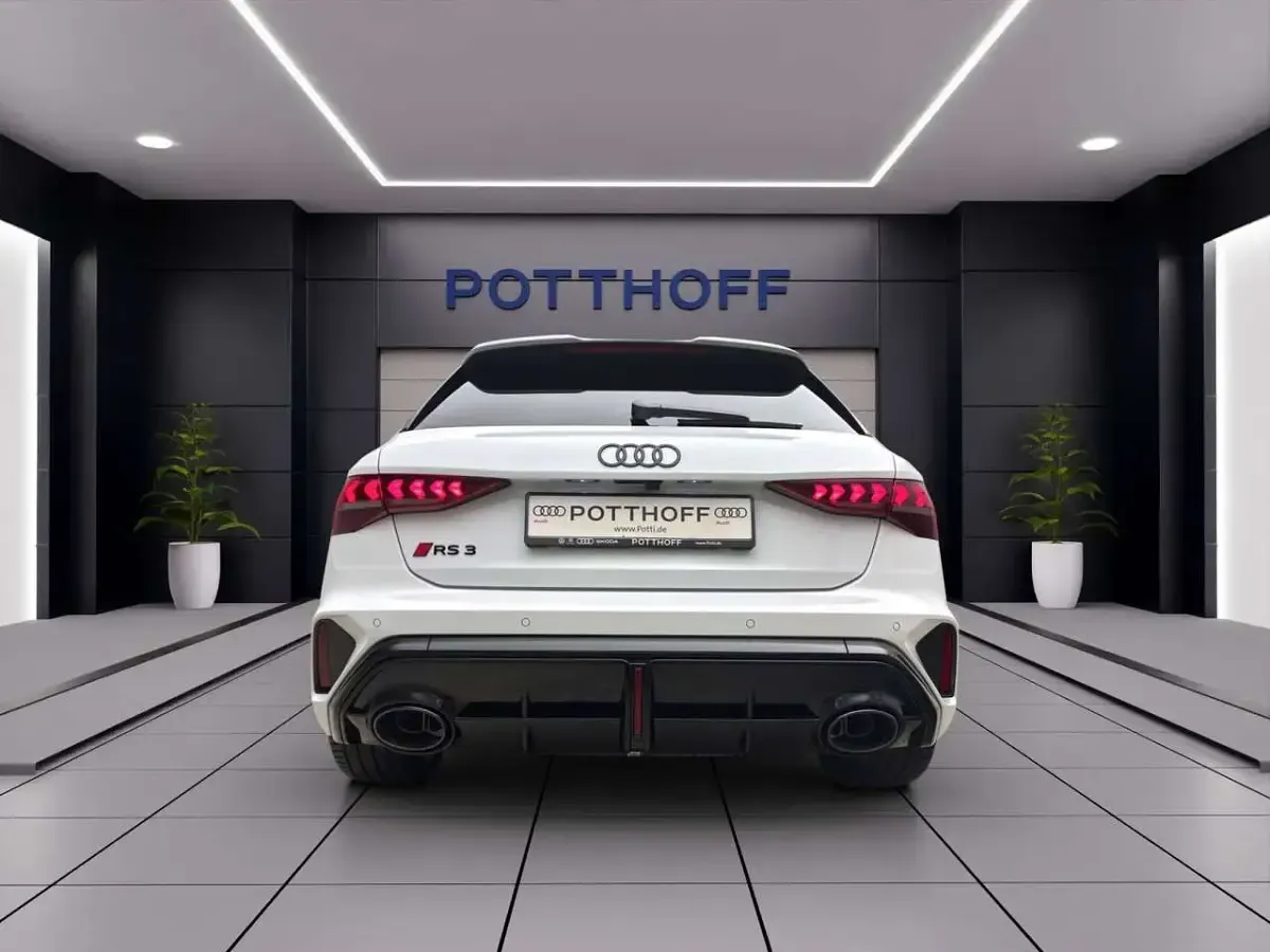 Gebraucht Audi RS3 Sport 400 PS (294 kW) 2026 Arkonaweiß Limousine