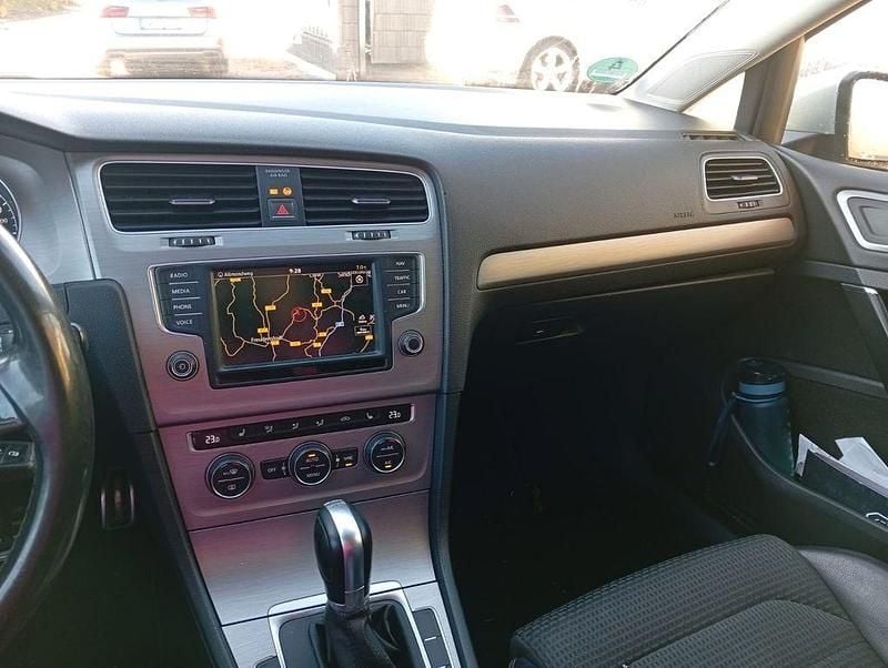 Silber Gebraucht 2015 VW Golf VII LOUNGE Kombi | 6.750 € (Guter Preis) - Bild 1/4