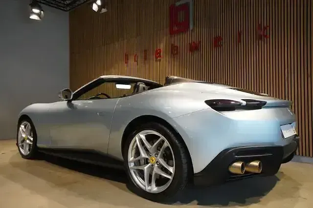 Second-hand Ferrari Roma 620 CP (456 kW) 2022 Andere Coupe
