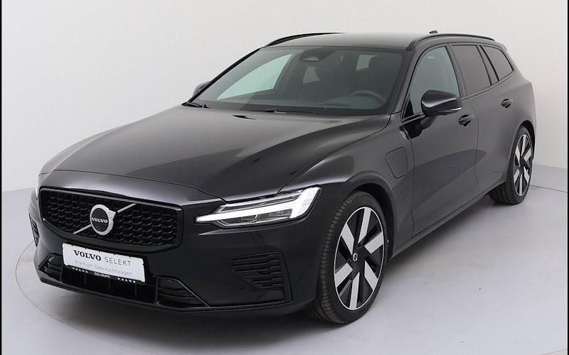 Gebraucht Volvo V60 Plus 455 PS (334 kW) 2025 Schwarz Kombi