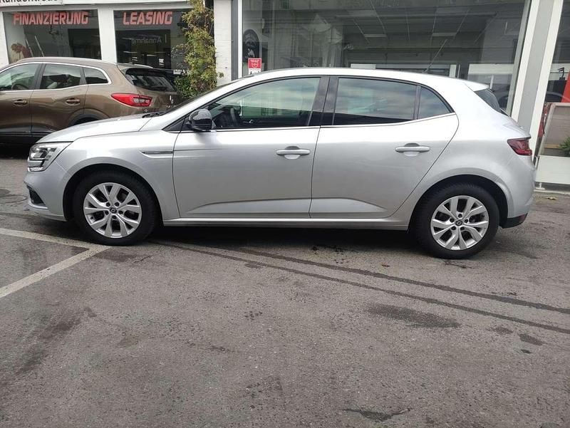 Gebraucht Renault Mégane IV LIMITED 140 PS (102 kW) 2019 Platingrau Limousine