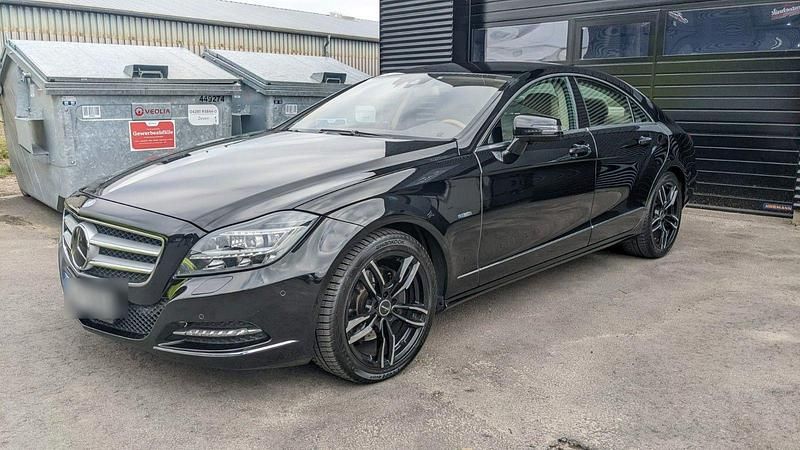 Schwarz Gebraucht 2012 Mercedes CLS350 Coupé | 11.111 € (Etwas zu teuer) - Bild 1/4