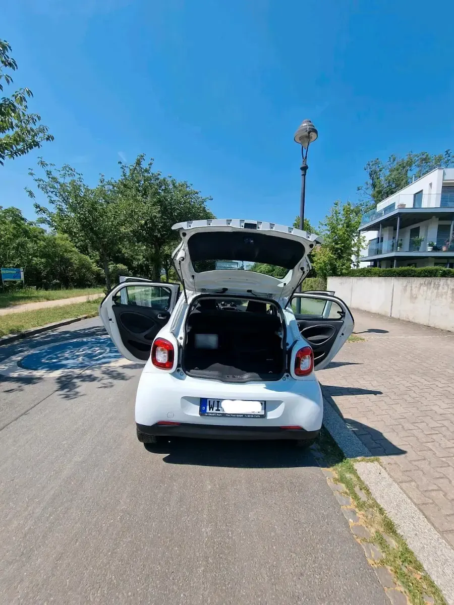 Gebraucht Smart ForFour 90 PS (66 kW) 2019 Weiß Kleinwagen