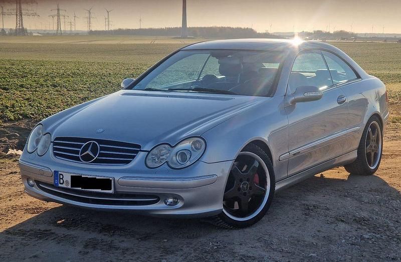 Silber Gebraucht 2002 Mercedes CLK500 Avantgarde Coupé | 10.900 € (Teuer) - Bild 1/4