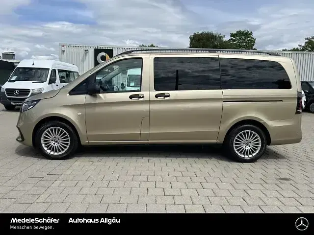 Gebraucht Mercedes Vito 190 PS (139 kW) 2024 Gold Van