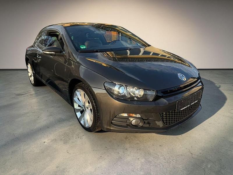 Gebraucht VW Scirocco 200 PS (147 kW) 2009 Dark maroon Coupé