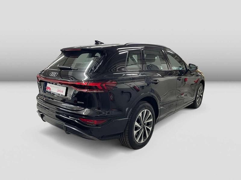 Gebraucht Audi Q6 e-tron S-Line 284 kW (387 PS) 2024 Schwarz (mythosschwarz metallic) SUV