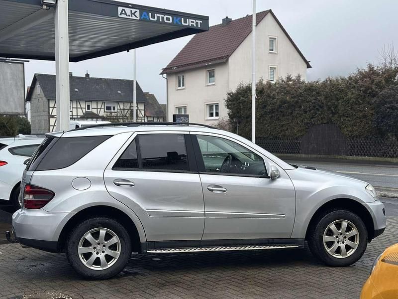 Gebraucht Mercedes ML320 224 PS (164 kW) 2007 Iridiumsilber  metalliclack SUV