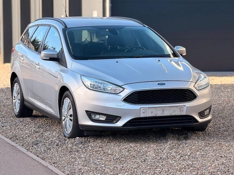 Gebraucht Ford Focus Ambiente 101 PS (74 kW) 2016 Silber Kombi