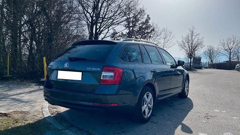 Gebraucht Skoda Octavia Soleil 150 PS (110 kW) 2019 Grau Kombi