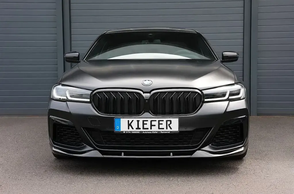 Używany BMW M550 Performance 530 KM (389 kW) 2022 Szary Sedan/Limuzyna