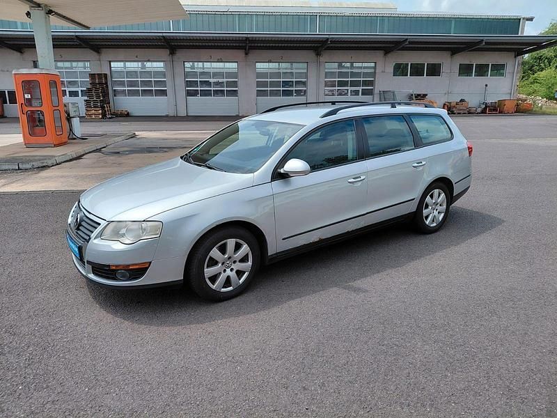 Silber Gebraucht 2005 VW Passat Trendline Kombi | 1.700 € (Guter Preis) - Bild 1/4