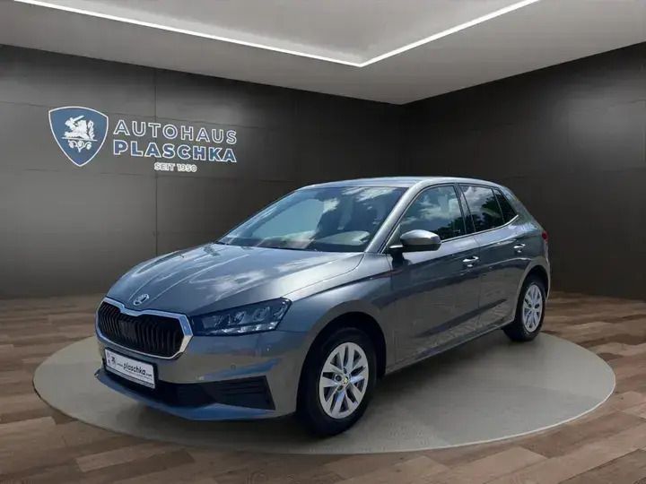 Graphite grau Gebraucht 2023 Skoda Fabia Selection Limousine | 17.450 € (Etwas zu teuer) - Bild 1/4