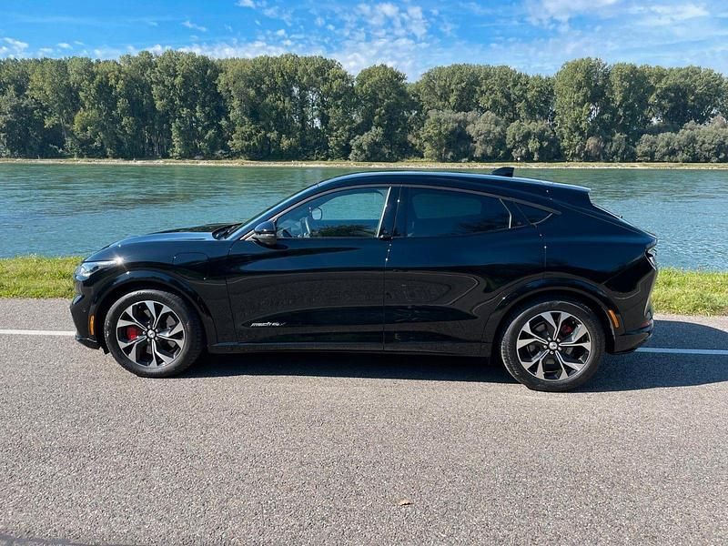 Gebraucht Ford Mustang Mach-E Premium 258 kW (352 PS) 2021 Schwarz SUV