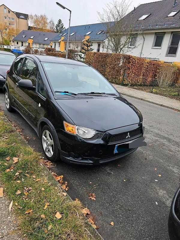 Schwarz Gebraucht 2011 Mitsubishi Colt Limousine | 4.400 € (Fairer Preis) - Bild 1/4