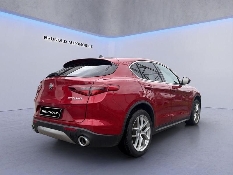 Gebraucht Alfa Romeo Stelvio Lusso 280 PS (205 kW) 2020 Rot SUV