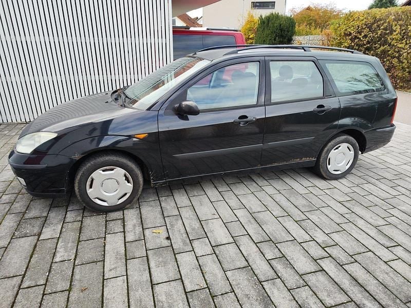 Schwarz Gebraucht 2004 Ford Focus Kombi | 330 € (Superpreis) - Bild 1/4