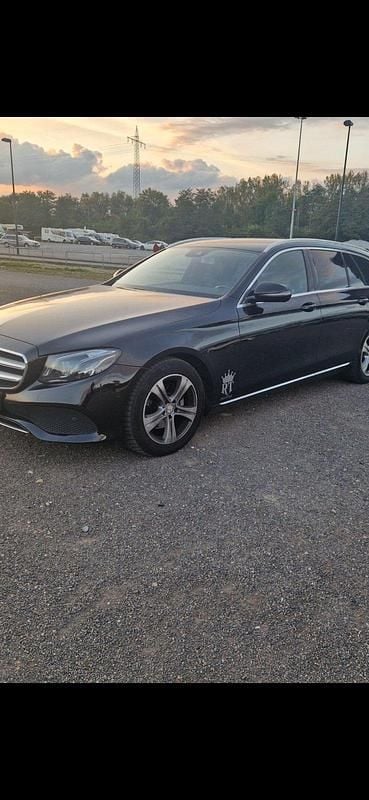Gebraucht Mercedes E220 Avantgarde 195 PS (143 kW) 2017 Schwarz Kombi