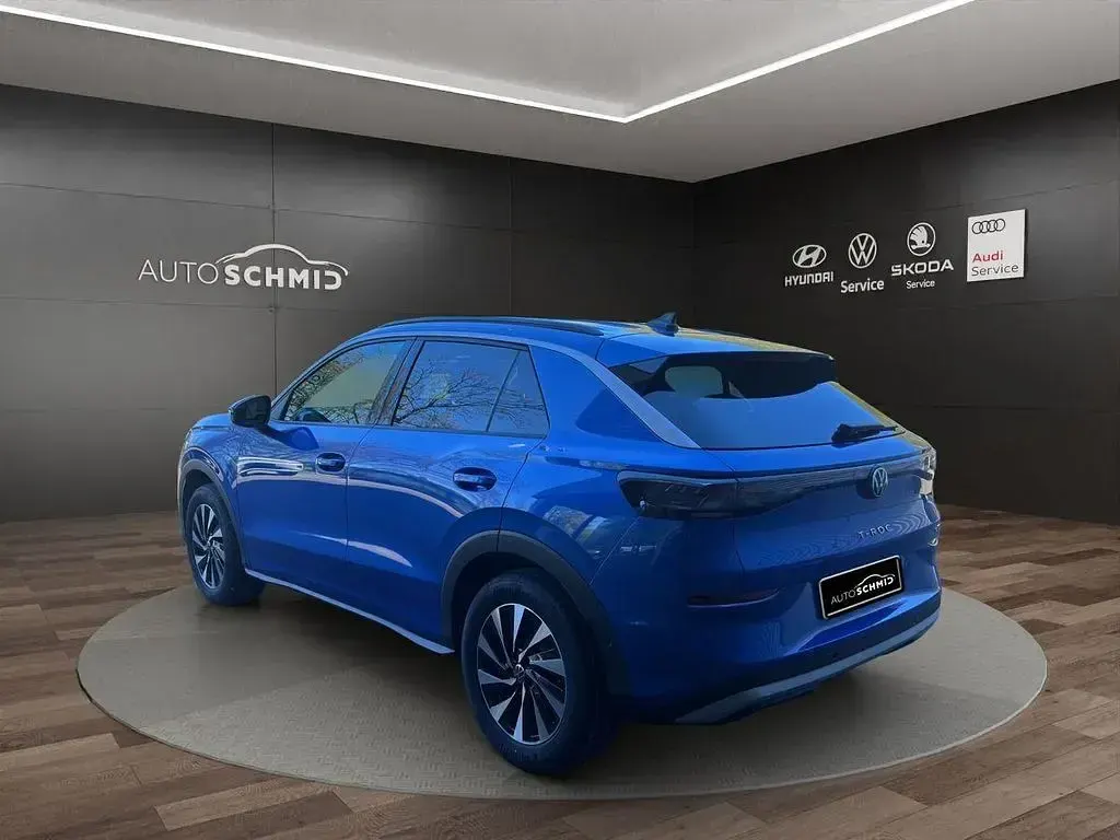 Neu VW T-Roc Life 150 PS (110 kW) 2026 Celestial blue metallic SUV