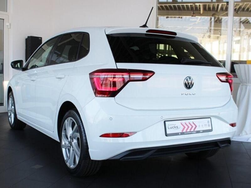 Gebraucht VW Polo Style 95 PS (69 kW) 2024 Pure white schwarz Limousine