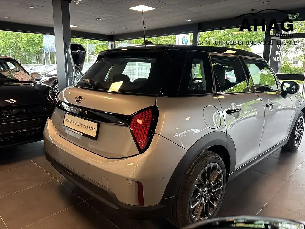 Gebraucht Mini Cooper 156 PS (114 kW) 2025 Silber Kleinwagen