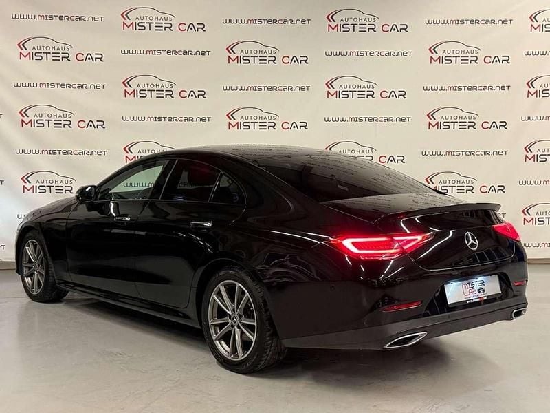 Gebraucht Mercedes CLS300 Night 245 PS (180 kW) 2019 Schwarz/baltic black Coupé