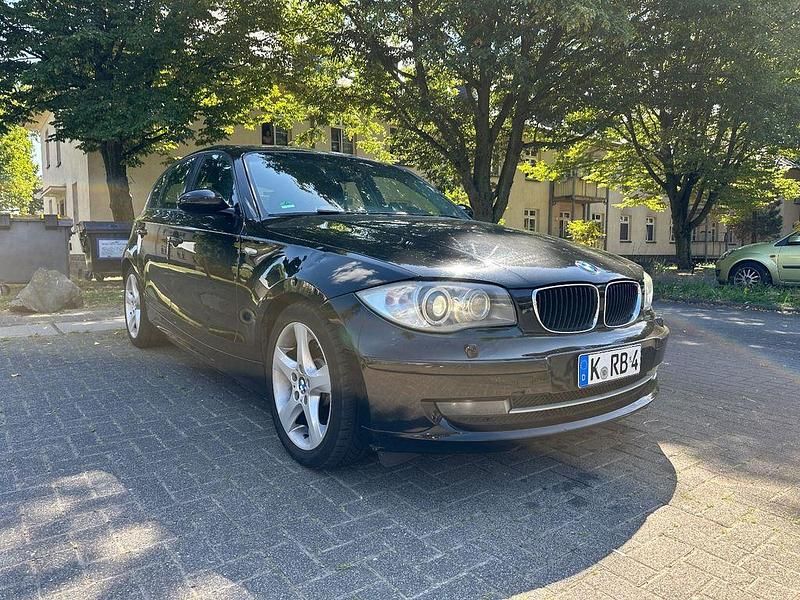 Schwarz Gebraucht 2008 BMW 123 Kleinwagen | 6.990 € (Guter Preis) - Bild 1/4