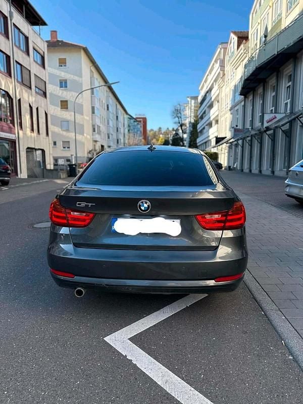 Gebraucht BMW 320 2014 Grau Limousine