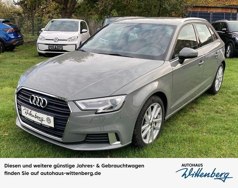 Grau Gebraucht 2019 Audi A3 Sportback Sport Limousine | 22.490 € (Etwas zu teuer) - Bild 1/4
