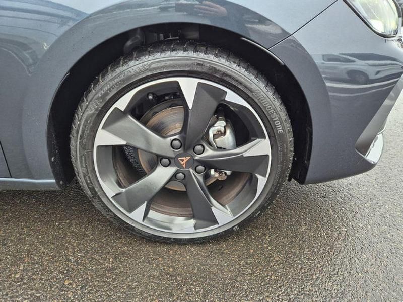 Gebraucht Cupra Leon 150 PS (110 kW) 2025 Grau / magnetic grau (metallic) Kombi