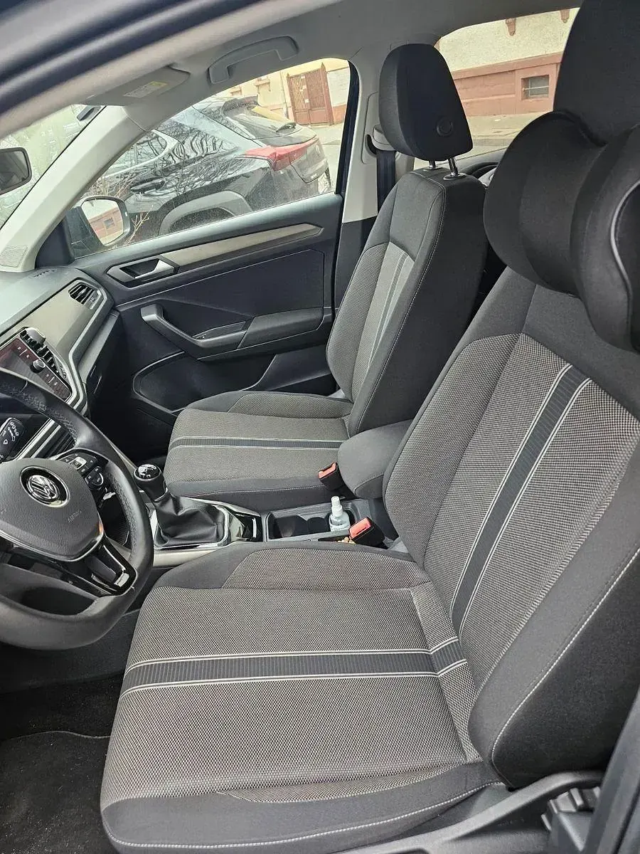 Second-hand VW T-Roc Style 116 CP (85 kW) 2020 Negru SUV