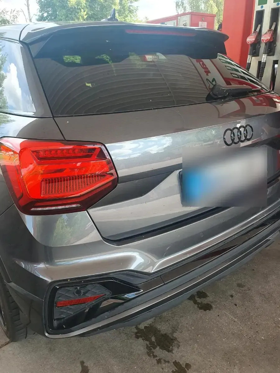 Gebraucht Audi Q2 S-Line 190 PS (139 kW) 2022 Grau SUV